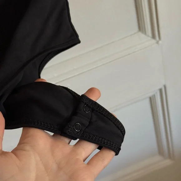 Babaton Sculpt Contour Shoulder Pad Bodysuit in Black Size XS - Picture 10 of 11